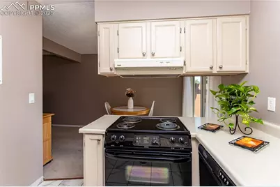 3273 Hearthridge Circle, Colorado Springs, CO 80918 - Photo 15