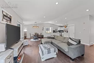 858 Hubbell Dr, Colorado Springs, CO 80911 - Photo 7