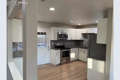 2511 Sonoma Drive, Colorado Springs, CO 80910 - Photo 9