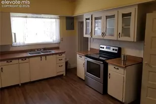 2423 E St Vrain St, Colorado Springs, CO 80909 - Photo 9