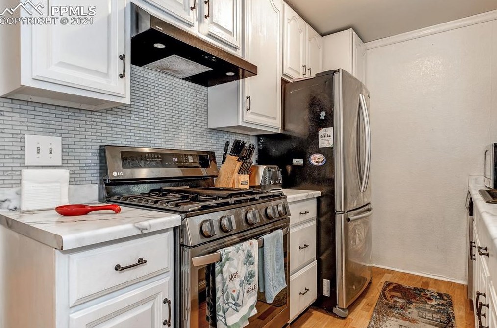 4420 Gatewood Dr, Colorado Springs CO 80916-2526 exterior