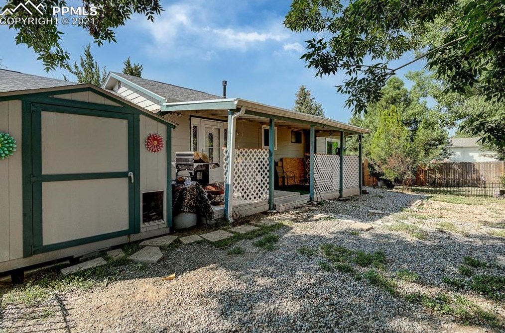 4420 Gatewood Dr, Colorado Springs CO 80916-2526 exterior