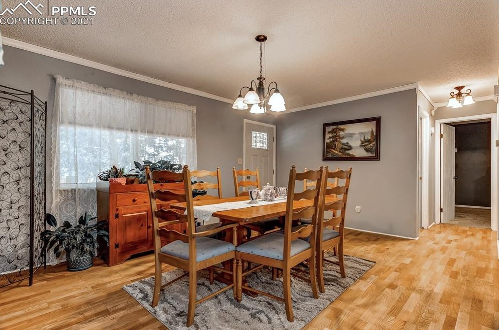 4420 Gatewood Dr, Colorado Springs CO 80916-2526 exterior