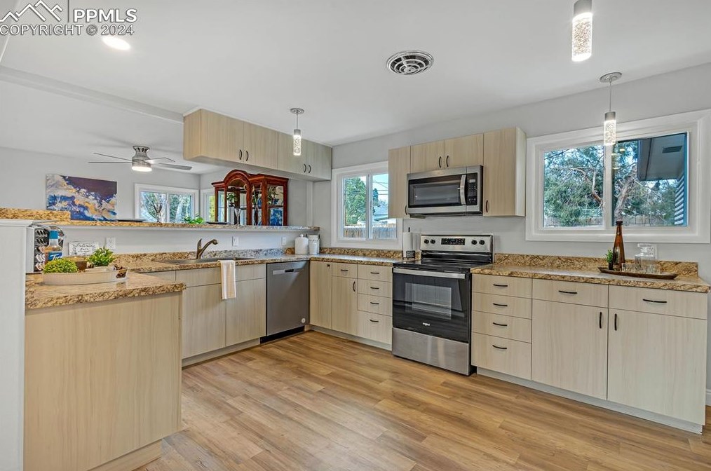 1123 Logan Pl, Colorado Springs CO 80909-3730 exterior