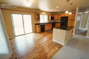 1635 Holmes Dr, Colorado Springs, CO 80909 - Photo 9