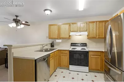 3219 Hearthridge Circle, Colorado Springs, CO 80918 - Photo 5