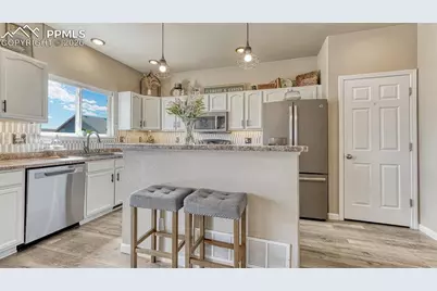 8329 Freestar Way, Colorado Springs, CO 80925 - Photo 9