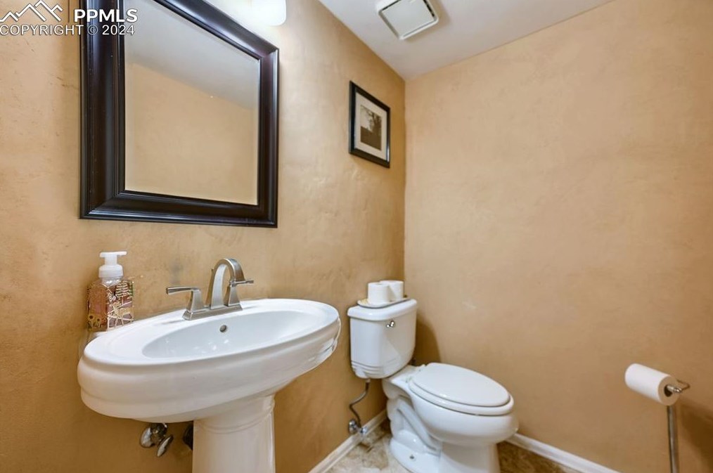 2510 Hatch Cir, Colorado Springs CO 80918-6028 exterior