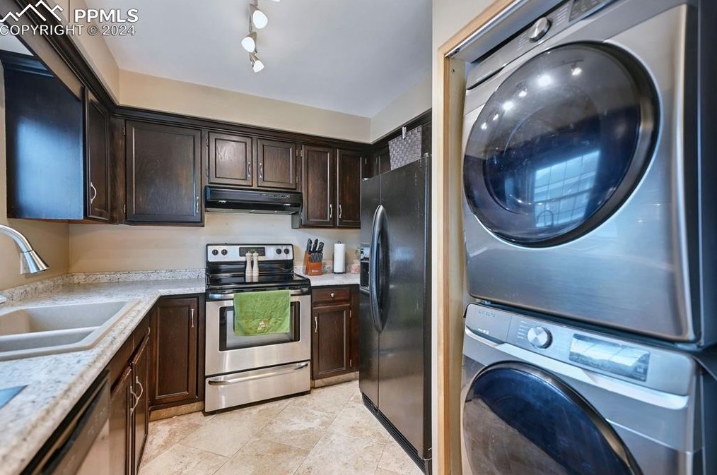 2510 Hatch Cir, Colorado Springs CO 80918-6028 exterior