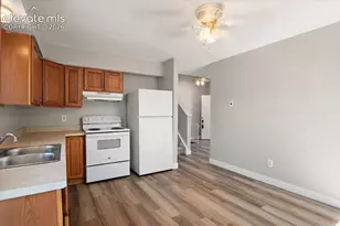 1704 E 19th St, Pueblo, CO 81001 - Photo 9