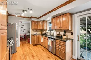 1010 Holmes Dr, Colorado Springs, CO 80909 - Photo 9