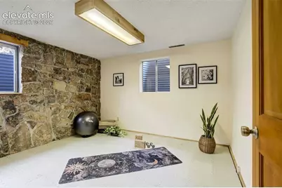 322 W Cheyenne Mountain Boulevard, Colorado Springs, CO 80906 - Photo 37