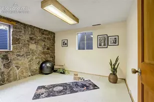 322 W Cheyenne Mountain Blvd, Colorado Springs, CO 80906 - Photo 37