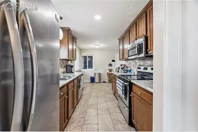 2122 Sussex Lane, Colorado Springs, CO 80909 - Photo 7