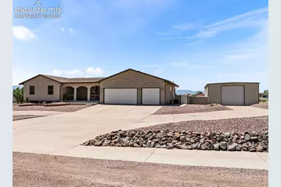 1195 S Los Charros Drive, Pueblo, CO 81007 - Photo 1