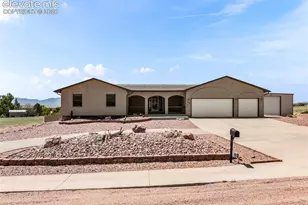 1195 S Los Charros Dr, Pueblo, CO 81007 - Photo 39