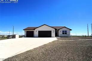 1392 N Moonbeam Dr, Pueblo, CO 81007 - Photo 1