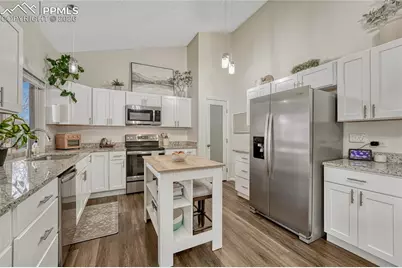 2935 Rolling Wood Loop, Colorado Springs, CO 80918 - Photo 9