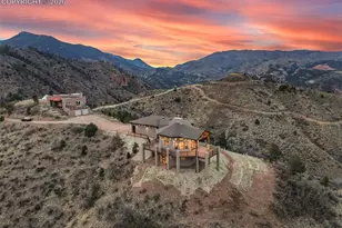 1060 Neon Moon View, Manitou Springs, CO 80829 - Photo 9