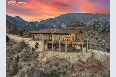 1060 Neon Moon View, Manitou Springs, CO 80829 - Photo 3