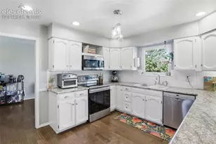 1802 Forest Ridge Dr, Colorado Springs, CO 80918 - Photo 9