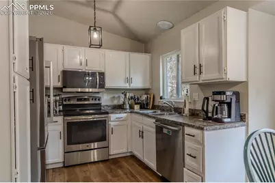 6390 Pemberton Way, Colorado Springs, CO 80919 - Photo 7