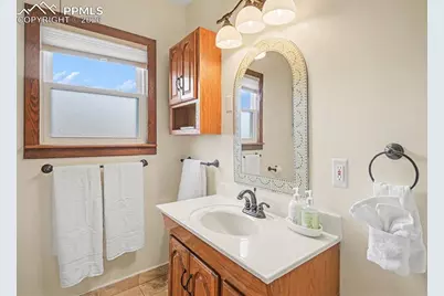 811 Farragut Avenue, Colorado Springs, CO 80909 - Photo 11