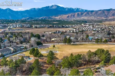 133 Dolomite Drive, Colorado Springs, CO 80919 - Photo 37