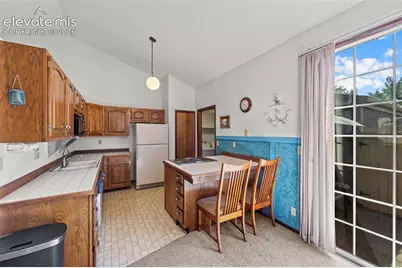 6512 Foxdale Circle, Colorado Springs, CO 80919 - Photo 9