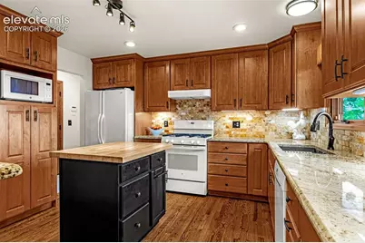 5160 Thistle Court, Colorado Springs, CO 80917 - Photo 5