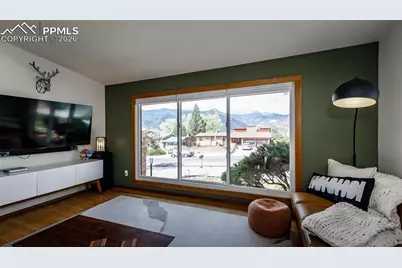 609 Pioneer Lane, Colorado Springs, CO 80904 - Photo 9