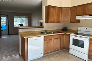 7612 Clover Hill Dr, Colorado Springs, CO 80920 - Photo 3