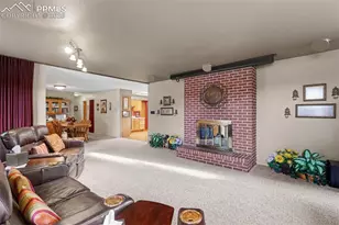 1124 Eagle Rock Rd, Colorado Springs, CO 80918 - Photo 5