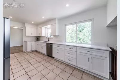 465 Silver Spring Circle, Colorado Springs, CO 80919 - Photo 5