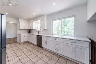 465 Silver Spring Cir, Colorado Springs, CO 80919 - Photo 5
