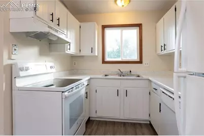 2385 Heathercrest Drive, Colorado Springs, CO 80915 - Photo 7