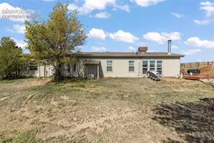 3365 Mockingbird Ln, Colorado Springs, CO 80929 - Photo 3