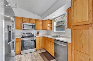 562 S Kearney Ave, Colorado Springs, CO 80906 - Photo 9
