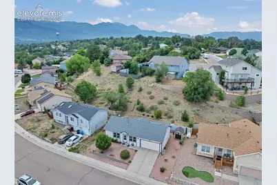 562 S Kearney Avenue, Colorado Springs, CO 80906 - Photo 7