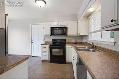 1319 Acacia Drive, Colorado Springs, CO 80907 - Photo 9