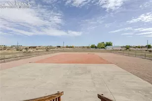 1352 N Blue Lake Ln, Pueblo, CO 81007 - Photo 5