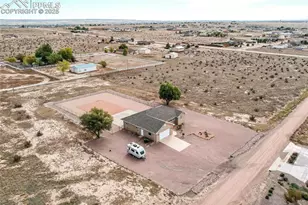 1352 N Blue Lake Ln, Pueblo, CO 81007 - Photo 17