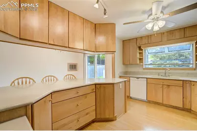 6675 Lange Circle, Colorado Springs, CO 80918 - Photo 9