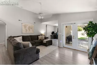 814 Edna Lane, Pueblo, CO 81005 - Photo 5