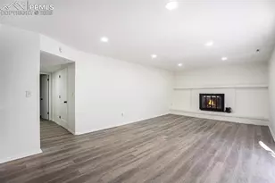 6075 Castlewood Ln, Colorado Springs, CO 80918 - Photo 9