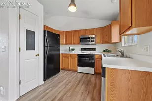 2210 Lisa Dr, Colorado Springs, CO 80915 - Photo 9