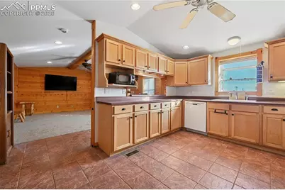 16830 Finch Road, Colorado Springs, CO 80928 - Photo 9