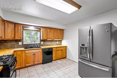 6665 Brook Park Drive, Colorado Springs, CO 80918 - Photo 9
