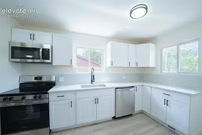 518 Yellowstone Road, Colorado Springs, CO 80910 - Photo 5