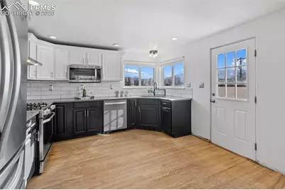 1211 Cumberland Street, Colorado Springs, CO 80907 - Photo 3